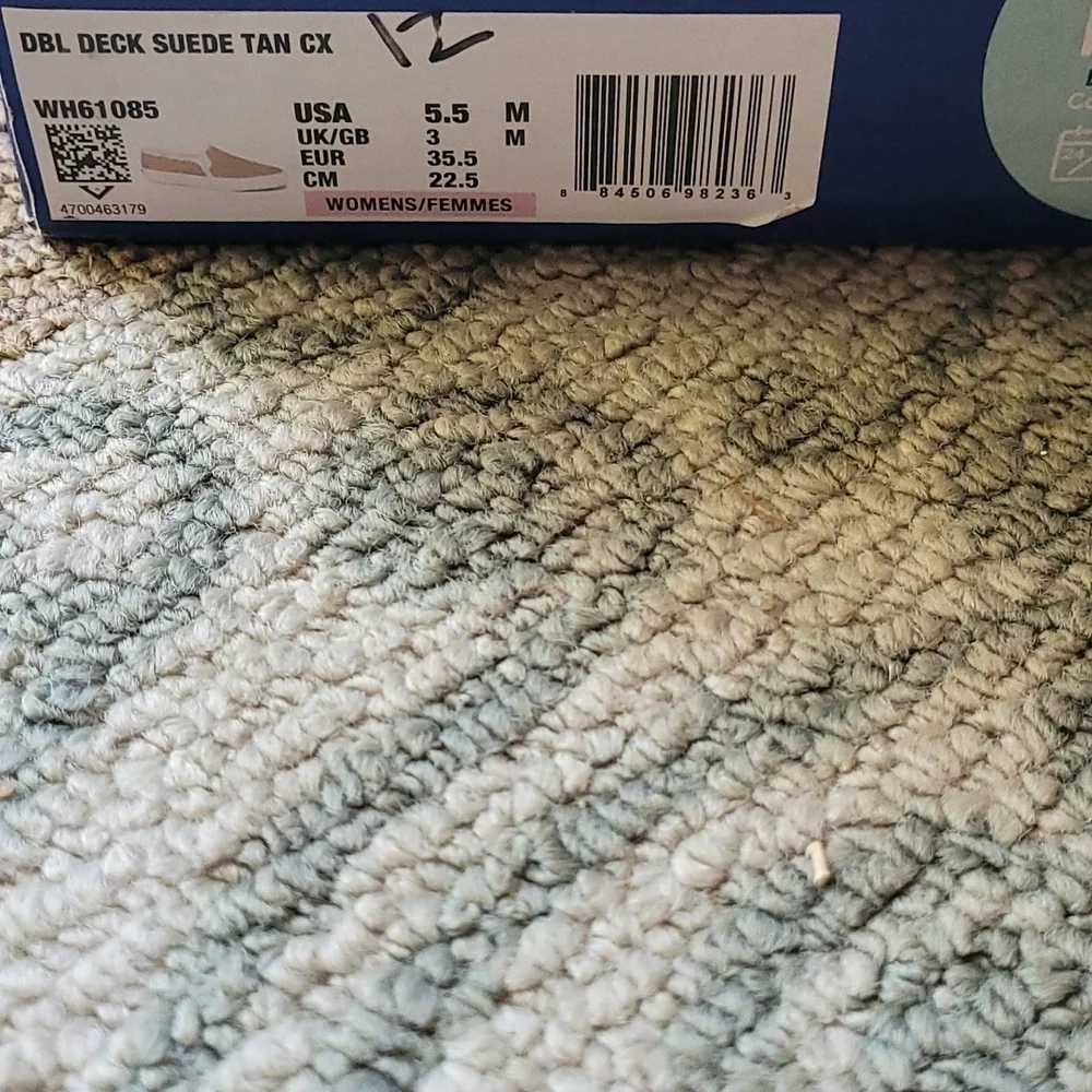 Keds Slip on Sneaker with faux shearling foot bed. Size 5.5